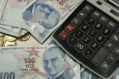 Emekliler için en net rakamı verdi: Hesaplara yatacak tutar şaşırtacak!