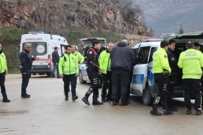 Amasya’da filmleri aratmayan olay: Polisin ‘dur’ ihtarına uymayan 16 yaşındaki çocuk önüne çıkan polise çarptı