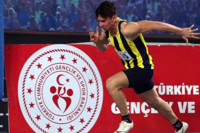 Fenerbahçeli milli atlet Oğuz Uyar, 200 metrede Türkiye rekoru kırdı