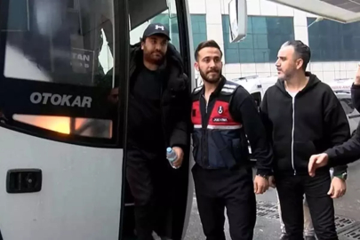 Gözaltına alınan Hasan Can Kaya ve Reynmen'den ilk görüntü