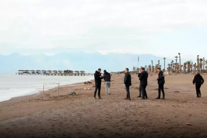 İzmir'de sahile vurmuş bir çocuk cesedi bulundu