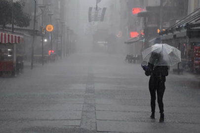 İzmir için sağanak uyarısı: Vatandaşlar dikkatli olmalı