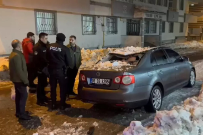 Ağrı'da çatıdan akan kar kütlesinin altında kalıp, yaralandı