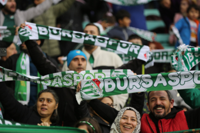 Bursaspor, evinde Adanaspor'u ağırlıyor! MAÇ BAŞLADI!