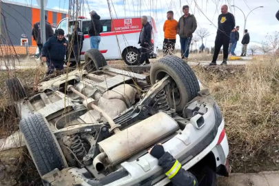 Erzincan'da otomobil şarampole uçtu: 1 yaralı