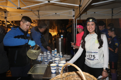 Tarihi Çarşı'nın gece atmosferinde oryantiring heyecanı