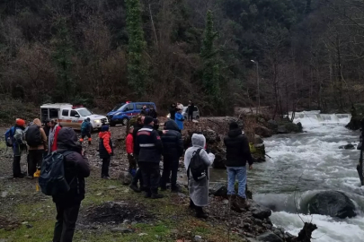 Yalova'da deredeki su seviyesinin yükselmesiyle mahsur kalan 19 kişi kurtarıldı