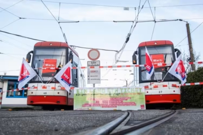 Almanya'da yeni grev dalgası toplu ulaşımı durma noktasına getirdi