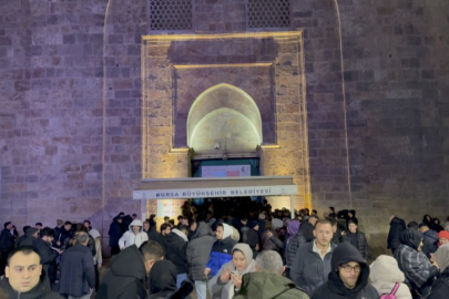 Bursa'da Berat Kandili Ulu Cami'de dualarla idrak edildi