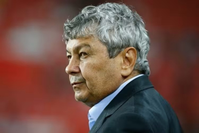 Efsanevi teknik direktörden kötü haber! Hastaneye kaldırıldı...