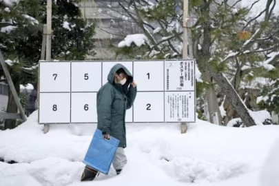 Japonya'da şiddetli kış şartlarından kaynaklanan ölümlerin sayısı 27'ye yükseldi