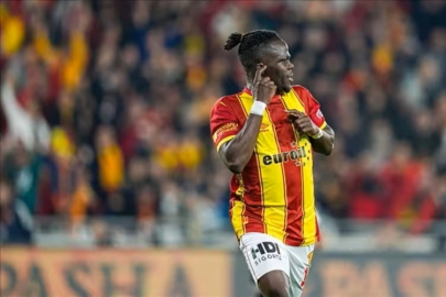 Beşiktaş, Junior Olaitan'la 1 yılı opsiyonlu 4,5 yıllık sözleşme imzaladı