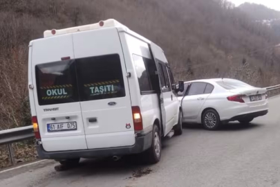 Öğrenci servisi kazası kamerada