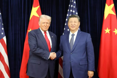 Çin Devlet Başkanı Şi, ABD Başkanı Trump ile telefonda görüştü