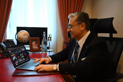 Türkiye'nin Londra Başkonsolosu Büyükelçi Ulusoy, AA'nın "Yılın Kareleri" oylamasına katıldı