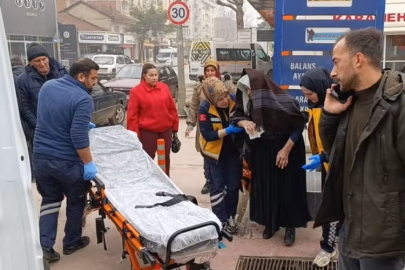 Yaşlı kadına kargo minibüsü çarptı