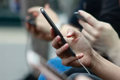 Bursalı uzmandan çarpıcı açıklama: Akıllı telefon devrinde büyük kırılma kapıda