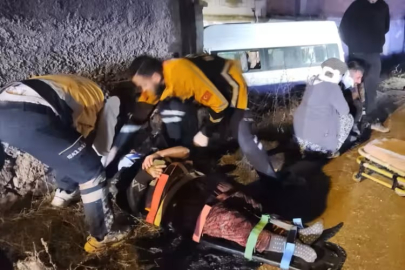 Tarım işçilerini taşıyan minibüs, bahçe duvara çarptı!