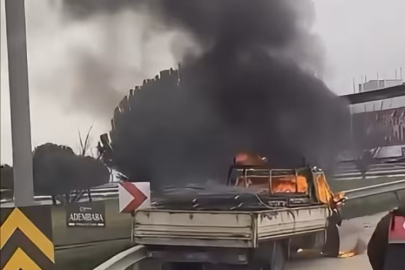 Bursa'da korku dolu anlar: Seyir halindeki kamyonet alev alev yandı!