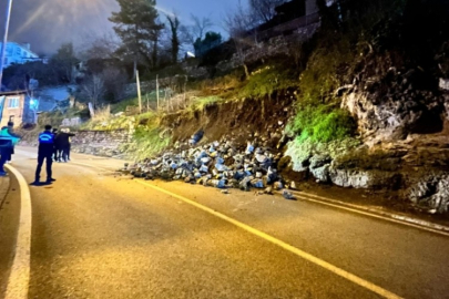 Bursa'da tarihi kale altında toprak kayması: Olay yerinden ilk görüntüler...