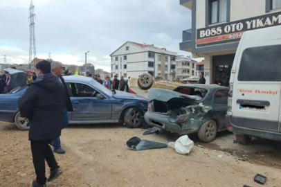 Bursa İnegöl'de 14 yaşındaki sürücü dehşet saçtı! Çok sayıda yaralı var...