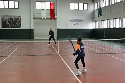 Ertuğrul Sağlam’dan Genç Sporculara İlham Veren Ziyaret