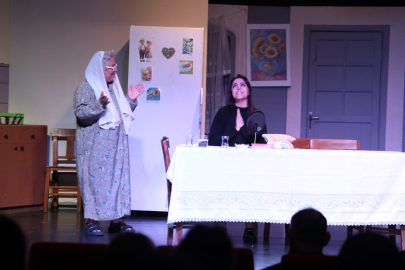 'Kadın Sığınağı' İzleyici İle Buluştu