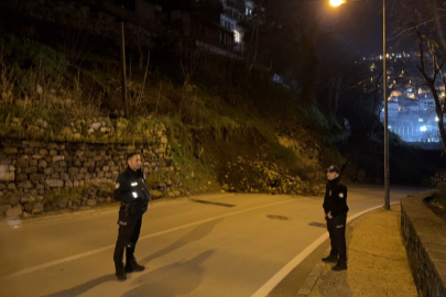 SON DAKİKA! Bursa'da heyelan felaketi! Tophane yolu kapandı...