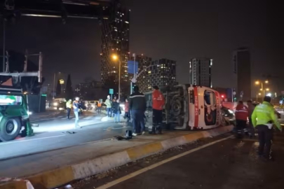 Ambulans ile cip kafa kafaya çarpıştı: 3 yaralı