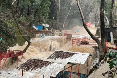 Oba Çayı taştı: İşletmeleri su bastı