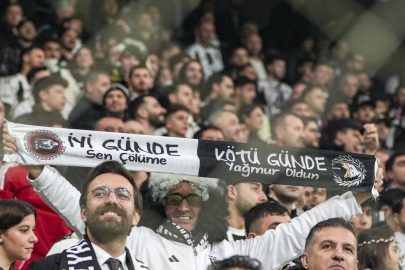 Beşiktaş taraftarı 6 Şubat'ı unutmadı