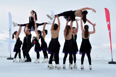 Çıldır Gölü'nde renki 'Buz Şenliği'