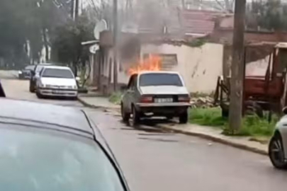 Bursa'da park halindeki araç alevler içinde kaldı!