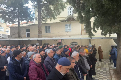 Ailesini katledip intihar eden şüpheli ile annesi toprağa verildi