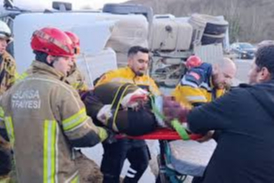 Bursa'da kontrolden çıkan beton mikseri devrildi! Hayati tehlikesi var...