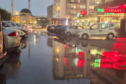 Bursa Nilüfer'de yağmurun etkisi! Sokaklar sular içinde kaldı...