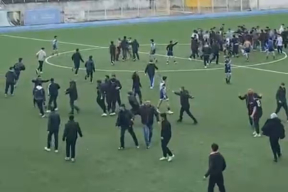 Futbol maçında ortalık savaş alanına döndü!
