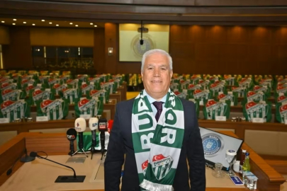 Mustafa Bozbey, Portekiz'den Bursasporlulara seslendi: "Biz şampiyon olacağız"