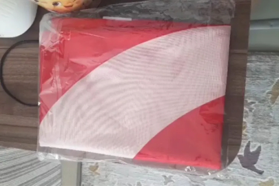 Bursa'da kuryeden bayrak hassasiyeti