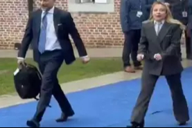 Meloni'nin zorlu anları! Dışarıya adımını atar atmaz şoka girdi