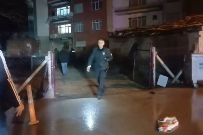 Sokak ortasında 2 kişi, bacaklarından vuruldu