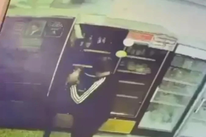 Tekirdağ'da marketten içki çalan hırsız kameraya yakalandı