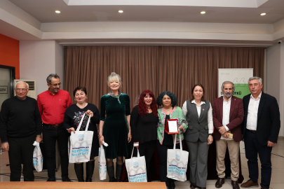 BUYAZ Öykü Onur Ödülü'nün sahibi Pelin Yılmaz