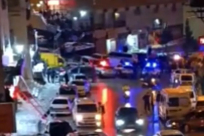 Düğün salonu önünde silahlı saldırıya uğrayan genç ağır yaralandı