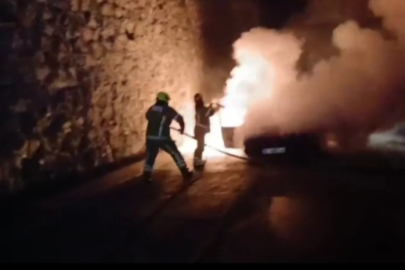 Mudanya yolunda otomobil alev alev yandı!