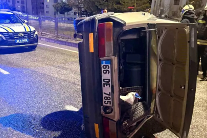 Yozgat'ta otomobil yan yattı, 3 kişi yaralandı