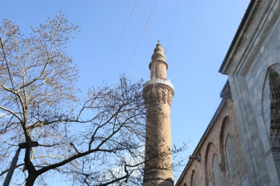 Bursa Ulu Cami'ye Ramazan mahyası asıldı: "Kul hakkından sakın"