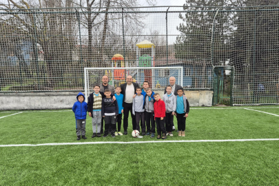 Büyükorhan'daki halı saha sil baştan yenilendi