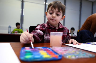 Çocuklar bir günlüğüne ressam oldu