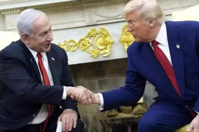 Dünya güzel haberi beklerken Trump ve Netanyahu gizlice el sıkıştı!